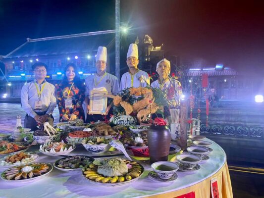 nhà hàng Tam chúc