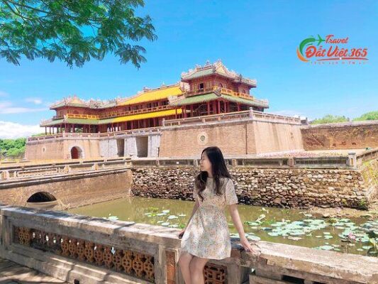 SÔNG HƯƠNG HUẾ VÀ NHỮNG NÉT ĐẸP RIÊNG.