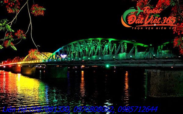 image-kham-pha-ve-dep-song-huong-hue-ve-dem-165616502651034_result