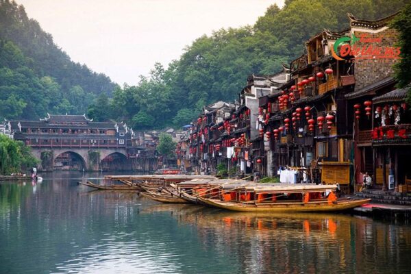 tour du lịch phượng hoàng cổ trấn