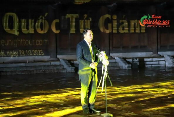 tour đêm văn miếu