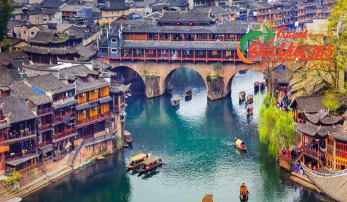 Tour du lịch Hà Khẩu Bình Biên Kiến Thủy Mông Tự 3 ngày