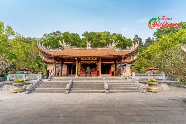 Tour Đền Mẫu Âu Cơ – Đền Đồng Cuông Yên Bái 1 Ngày, Review Kinh Nghiệm Du Lịch